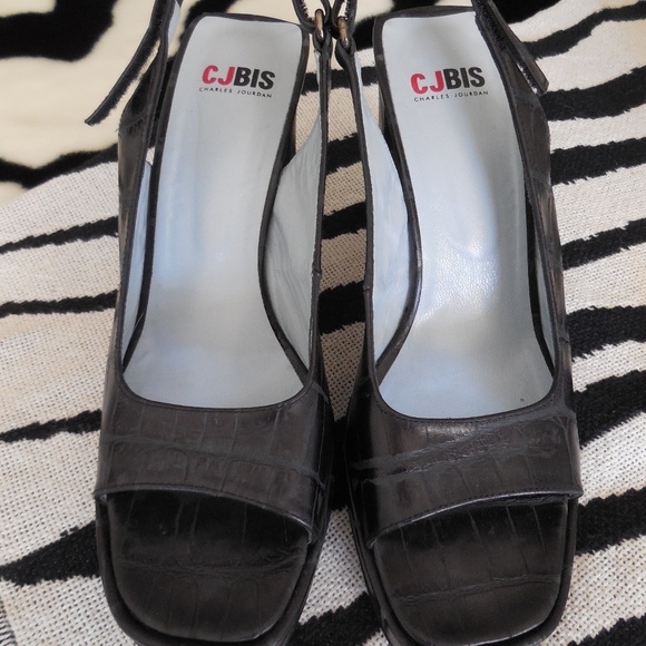 Charles Jourdan Black "Jagala Congo" 4" heels - Picture 2 of 8